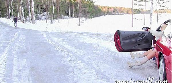  MonicaMilf s car breakdown in the norwegian winter